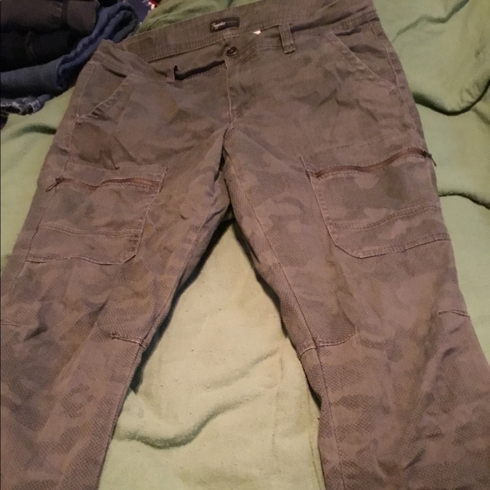 Supplies pant